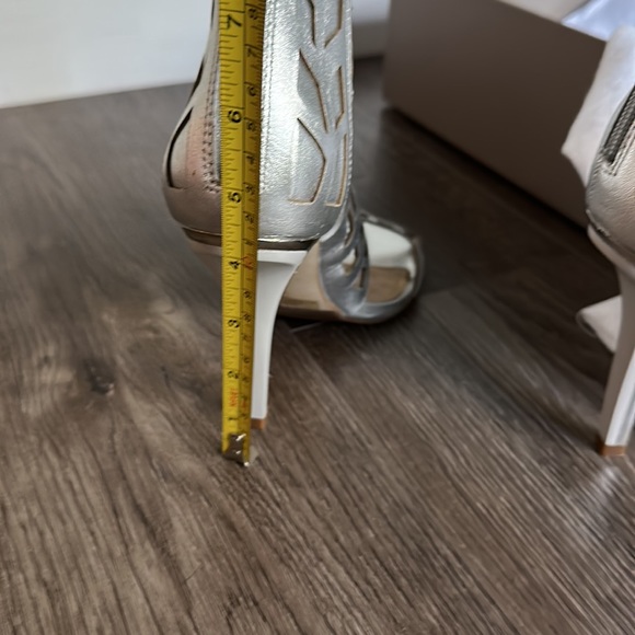 BCBG Maven High-Heel Laser-Cut,  SIZE 7, “NEW” - Picture 7 of 7